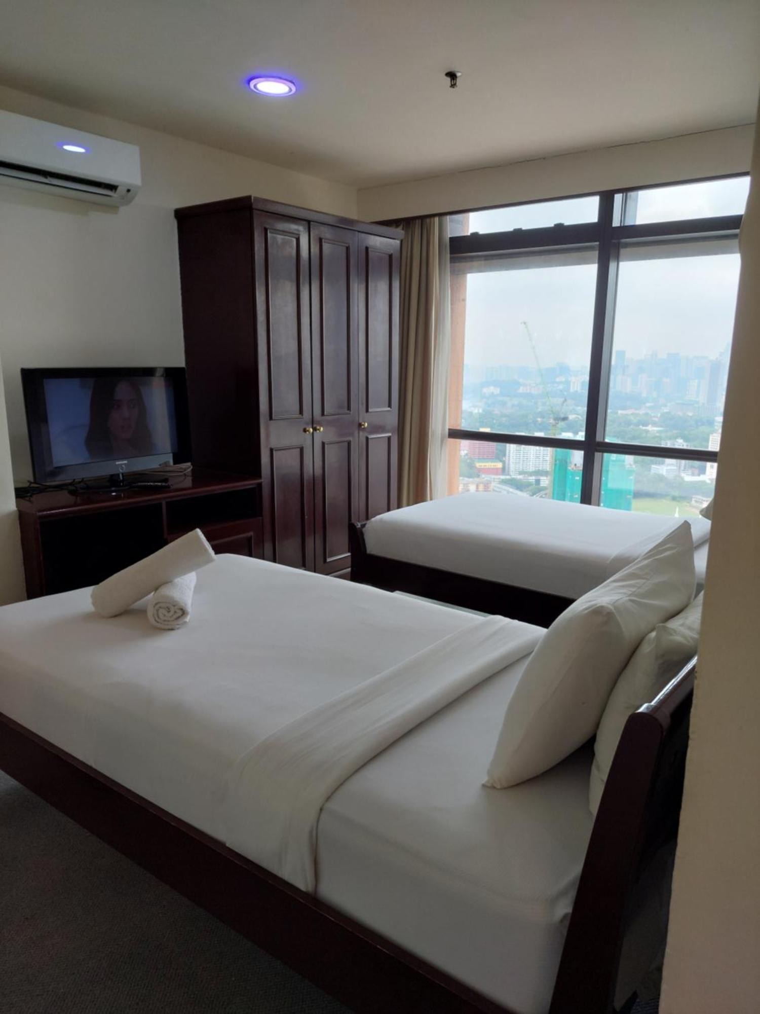 Sm Service Time Square Kl *